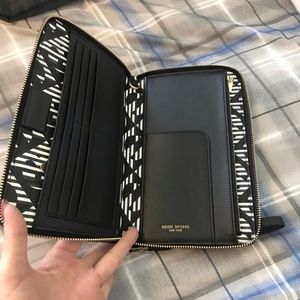 ISO NOT Henri Bendel XL TRAVEL ORGANIZER WALLET